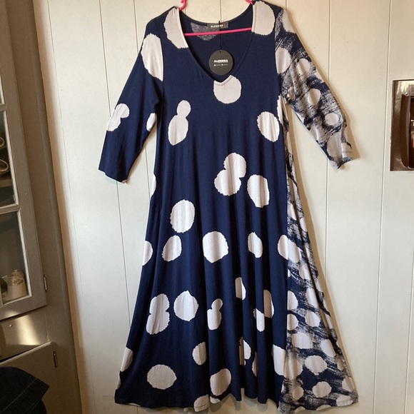 ALEMBIKA Dresses & Skirts - Alembika Dress Plus Size 2 Blue Dots With Pockets
